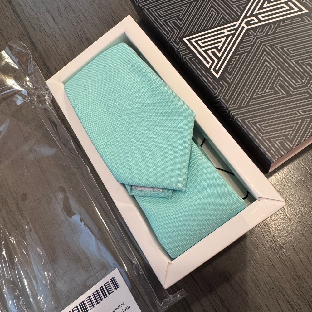 Men's Solid Aqua Tie and Pocket Square Set - Classic Dress Accessory